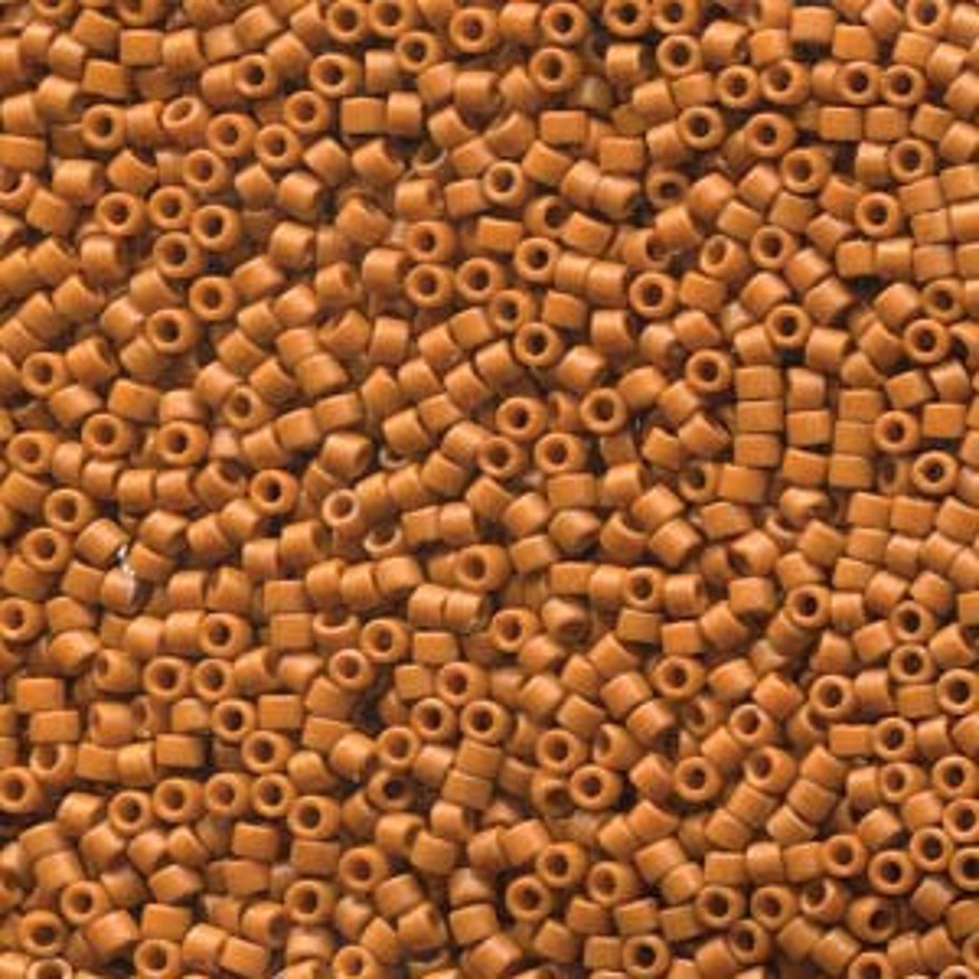 マティーナ・セオドシウ　黄金色の輝き DB 2287, Frosted Opaque Glazed Burnt Orange - Miyuki Delica Beads