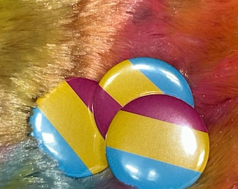 Zestaw 3 przypinek z flagą Pan Pride