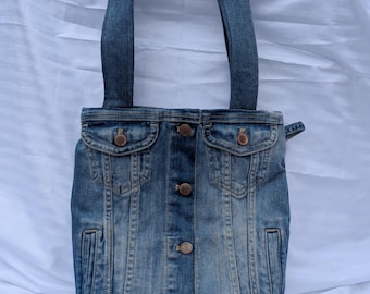 Bolso de hombro tipo tote con chaqueta vaquera reciclada