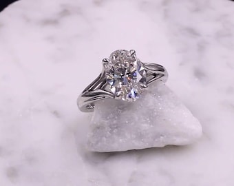 Solitaire tige fendue, bague de fiançailles ovale 3 carats diamants cultivés en laboratoire, mariage cathédrale avec halo caché