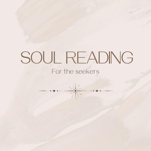 Könnte beinhalten: Digitalgrafik mit den Worten "SOUL READING" in brauner Schrift, darunter der Text "For the seekers". Eine dekorative Linie mit Sternen und Punktakzenten ist unter dem Text zentriert. Der Hintergrund hat eine beige Aquarellwaschung.