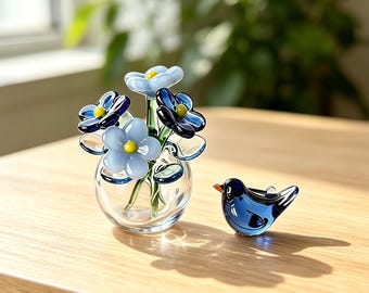 Handgeblazen glazen bloemenvaas met vogelbeeldje, miniatuur bureaudecor, schattig bloemsierkunstornament, natuurliefhebber cadeau, glaskunst, verjaardagscadeau