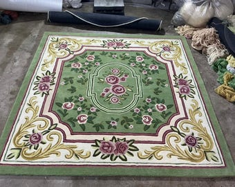 Tappeto Aubusson in lana trapuntato a mano con motivo floreale verde | Tappeto in stile francese fatto a mano | Tappeto vintage di design con motivo floreale