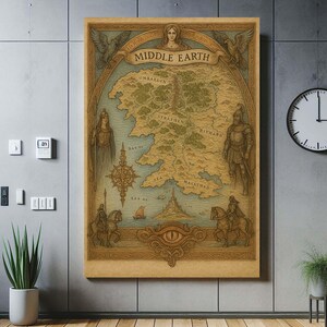 Pode incluir: Impressão em tela emoldurada de um mapa da Terra Média. O mapa é em tons de verde, castanho e azul, com ilustrações detalhadas de montanhas, mares e pontos de referência. O título "Middle Earth" é exibido no topo.