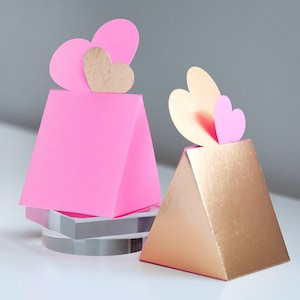 ARQUIVOS DE CORTE SVG para caixa de presente para Cricut, Silhouette, ScanNCut2 / Cartão de lugar em forma de coração para o Dia dos Namorados / Modelo de lembrancinha para a festa de Galentine