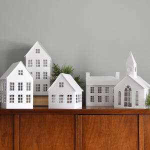 Fichiers de découpe SVG maison pour Cricut, Silhouette / lot de 5 modèles de village de Noël en papier / petite église 3D blanche / décoration d'intérieur luminaire