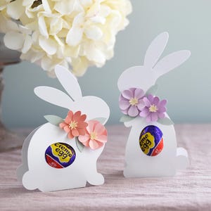 Osterhase Süßigkeiten Halter Kartenvorlage für Frühling Tischkarte SVG SCHNEIDDATEIEN für Cricut Kaninchen mit 3D Blumen Dekoration für Tablescape