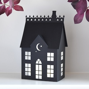 Archivos de corte SVG de casa embrujada para Cricut / Plantilla de casa de papel negra de Halloween para decoración de otoño / Luminaria de repisa de pueblo embrujado