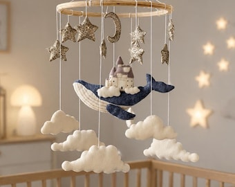 Móvil para cuna con ballena en el cielo, decoración infantil con castillo oceánico, nubes, luna y estrellas.
