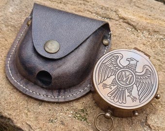 Regalo personalizado Brújula de bolsillo de latón macizo con caja grabada / Brújula náutica vintage hecha a mano /