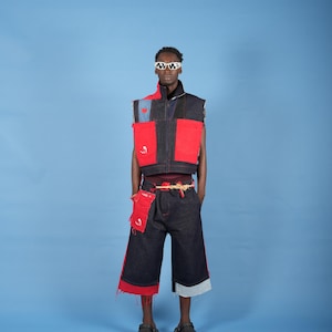 Conjunto de chaleco y shorts de mezclilla con retazos reciclados / Moda urbana vanguardista