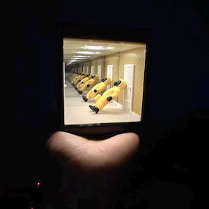 Veilleuse miroir à l'infini niveau 0 fait main Backrooms, lampe diorama à commande par robinet, cadeau pour ventilateur de l'espace liminaire