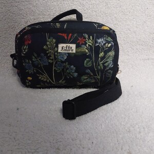 Amélie Diaper Bag – Wildflower wander – Shoulder Bag with Wipes Pocket | Stylish Nappy Bag with Easy Wet Wipes Access