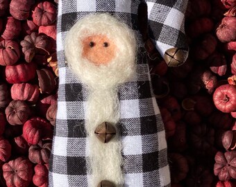 Primitive Christmas Homespun Black & White Buffalo Check Santa Ornie Ornament w Needle Felting