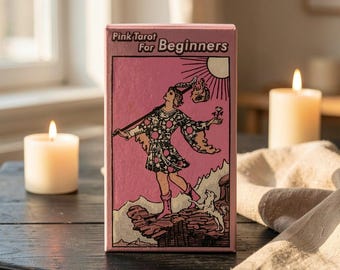 Cartas de tarot rosa pastel, mazo de 78 cartas con un diseño adorable y femenino.