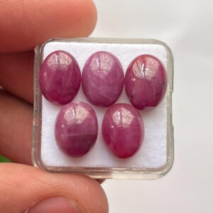 AAA Naturlig Rubin Oval Cabochon | 11-12 mm Rubin Lös Ädelsten för Smyckestillverkning, (5 st)