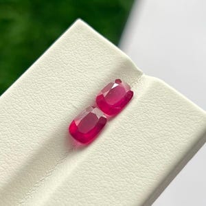 Rubis naturel AAA rempli de verre, taille coussin à facettes, rubis de 7 x 5 mm, pierres précieuses en vrac pour bijoux, (1 paire)