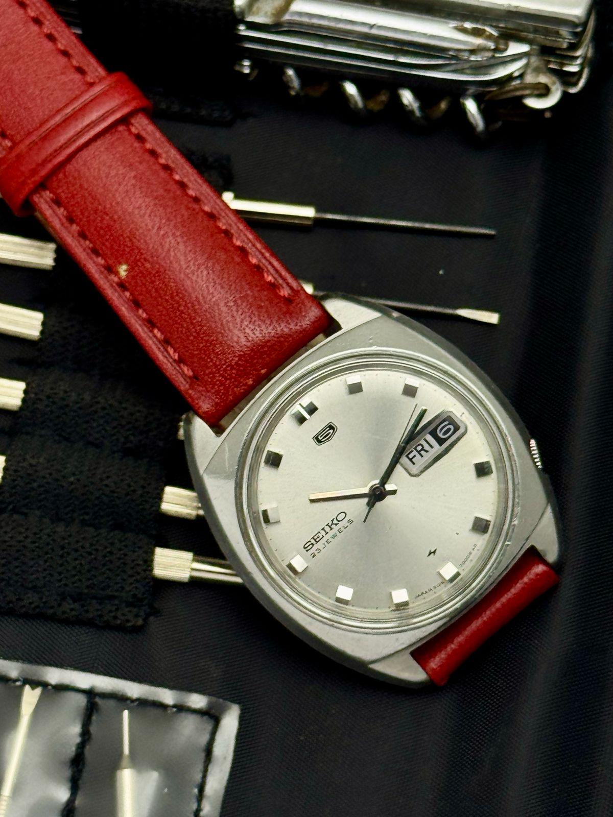 Vintage Seiko 5 Automatic Men's Watch 5126-7000 - Etsy