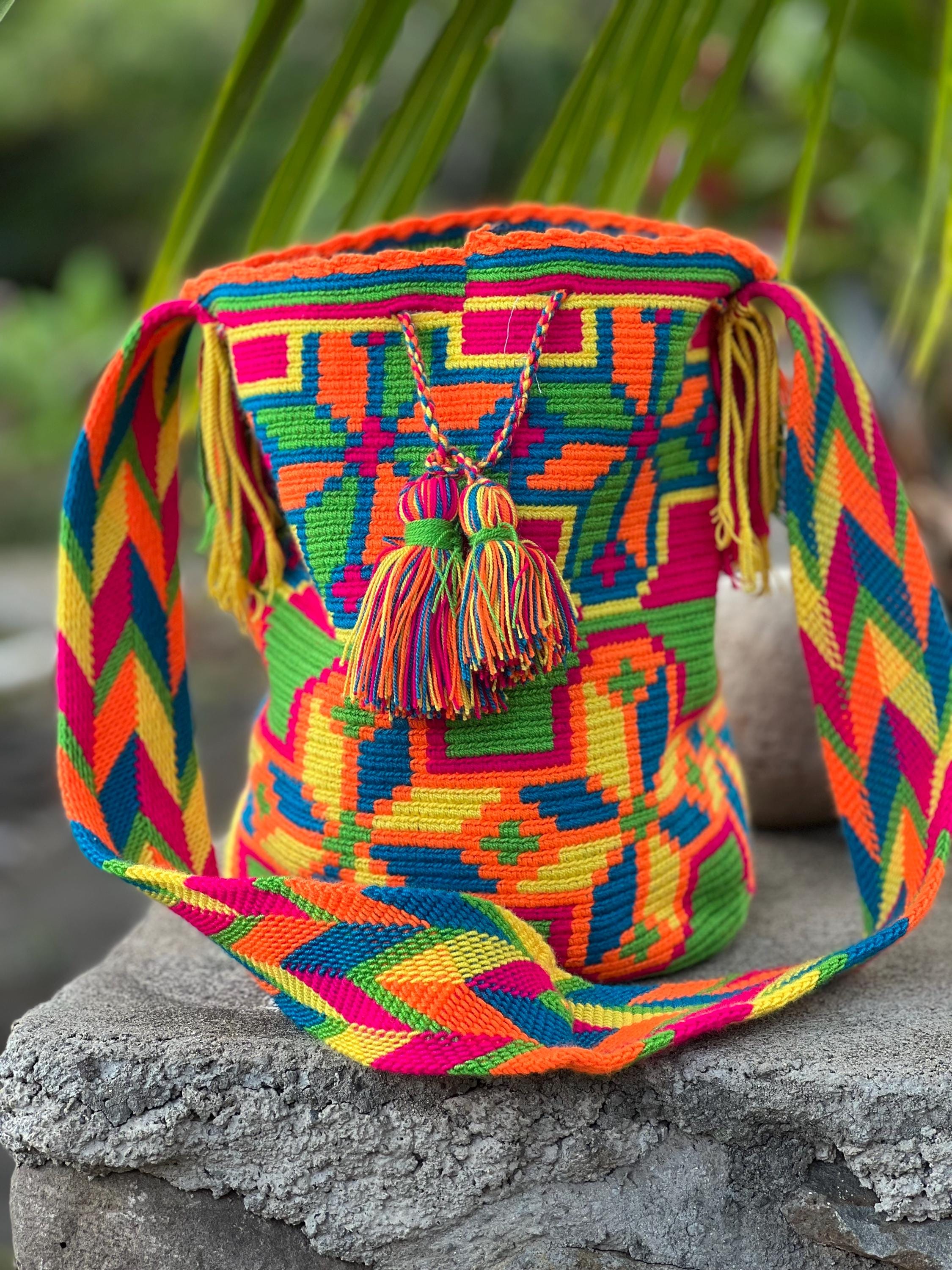 Colorful Colombian Woven Purse Wayuu Mochila Bag Vibrant  display picture 3