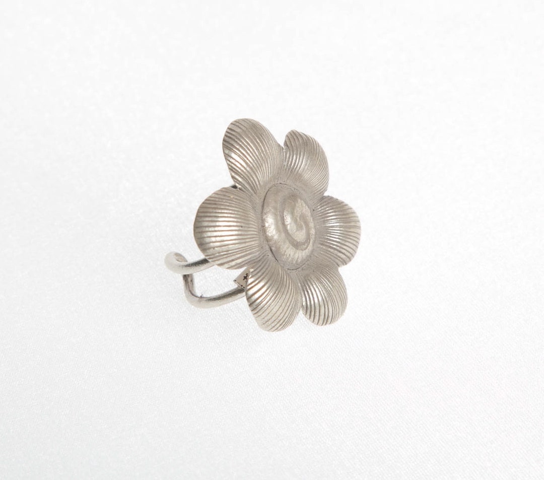 Big Flower Ring, Silver Flower Ring, Silver Daisy Ring, Bohemian Flower Ring, Hippy Flower Ring