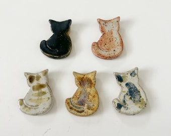 Reposapalillos de cerámica hechos a mano con forma de gato - Juego de 5