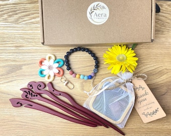 Fermagli per capelli in legno, specchietto da tasca in legno, portachiavi all'uncinetto, braccialetto chakra, regalo boho per lei