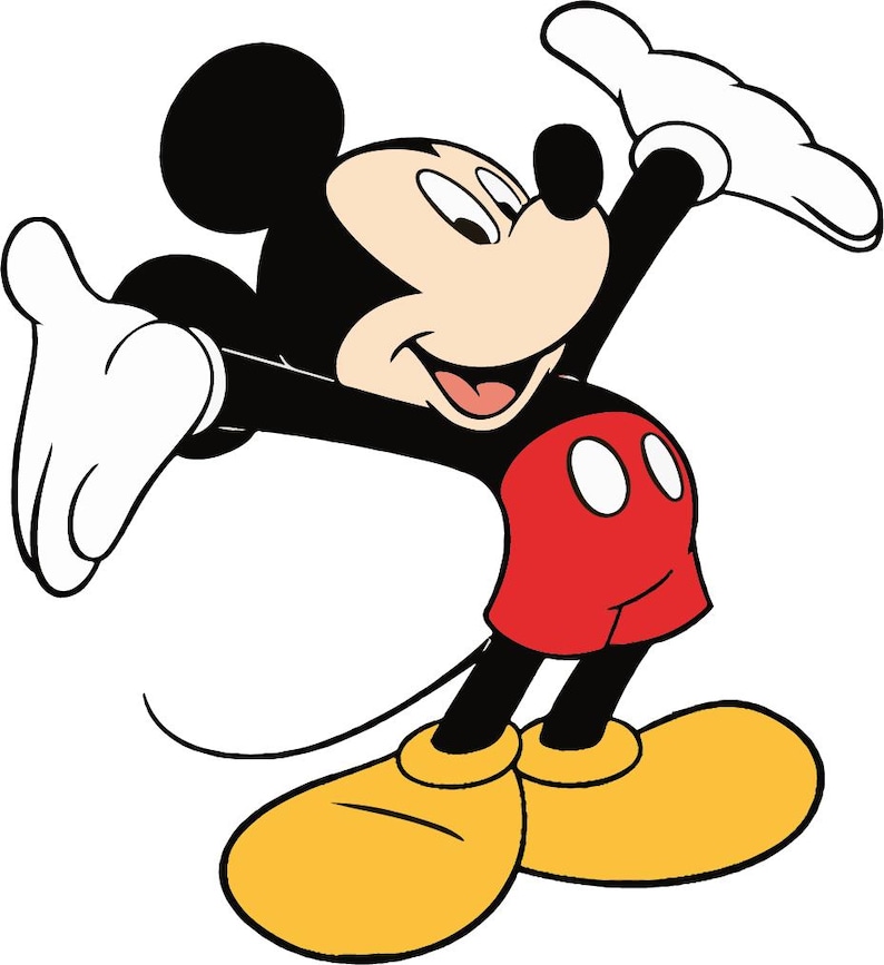 Op de afbeelding: Een cartoon illustratie van Mickey Mouse in een dynamische pose. Mickey heeft zwart haar, een bruin gezicht, rode shorts, gele schoenen en witte handschoenen. Hij lacht met zijn armen omhoog.