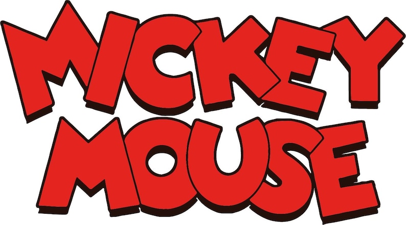 Op de afbeelding: De woorden "Mickey Mouse" in vette, rode letters met een zwarte omtrek. De letters zijn gestileerd met een speels, cartoonachtig lettertype, en het ontwerp is tegen een witte achtergrond.