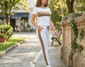 Skymi Pro White Tracksuit Set – Leopard Print Joggers and Tee, Athletic Lounge Outfit