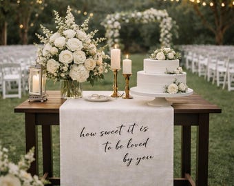 Romantico runner da tavola per matrimonio con citazione d'amore, runner da tavola personalizzato con nome, decorazione personalizzata per il tavolo degli sposi, biancheria per il ricevimento di nozze