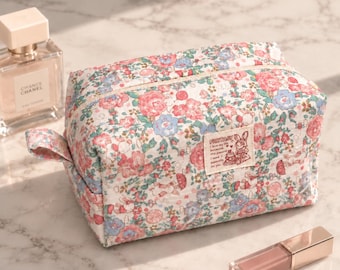 Neceser floral personalizado hecho a mano, estuche cosmético cuadrado hecho a mano con etiqueta lateral personalizada