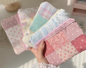 Neceser de patchwork personalizado hecho a mano, neceser de maquillaje personalizado, neceser acolchado con cremallera, elige tu diseño de tela, regalo único y personalizado para ella.