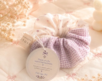 Coletero artesanal de retazos de lavanda, lazo coreano para el cabello, elástico para el cabello de cuadros morados, coletero de tela estilo cottagecore.