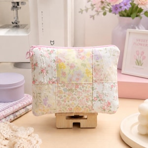 Handgemachte Rosa Patchwork Beutel, Handgemachte Gesteppte Kosmetiktasche, Florale Reißverschluss Beutel, Kokette Make-up Tasche, Kleine Organizer Geschenk für Sie