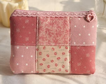 Neceser de patchwork hecho a mano, estuche de maquillaje floral, organizador de cosméticos acolchado, accesorio de almacenamiento con cremallera, bolso, artículos esenciales de viaje, regalo para ella.