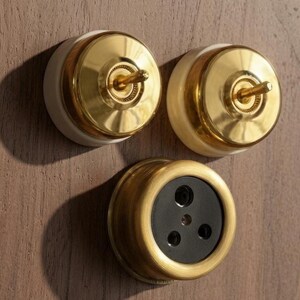 Vintage Messing Doppel Kipp Lichtschalter & Steckdosen-Set, antike elektrische Wandbeschläge aus Keramik, viktorianische Bauernhaus Wohnkultur