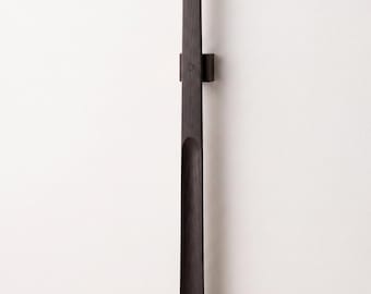 Chausse-pied long en bois massif de 50 cm avec support mural, idéal pour l'entrée, cadeau minimaliste pour hommes et femmes.