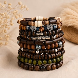 Conjunto de pulseiras boho de contas de madeira para casais, pulseiras empilháveis feitas à mão, joia boho para simbolizar a amizade.