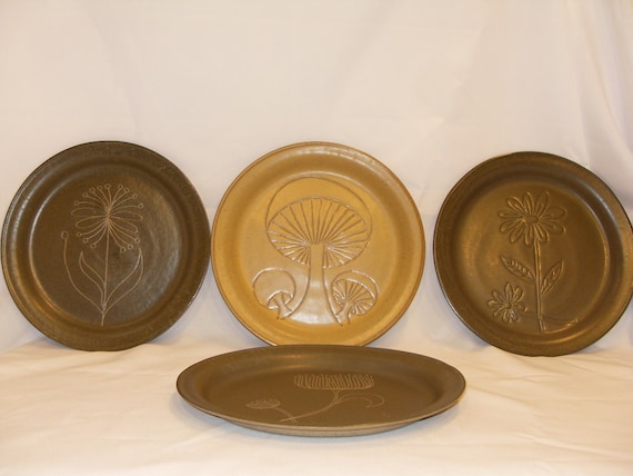 Vintage Martz Pottery Flower Plate