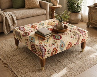 Mesa de centro otomana hecha a mano / Tela tribal marroquí beige