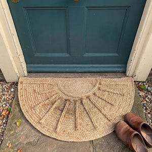 Hand Braided Half Moon Jute Rug, Natural Entryway Doormat, Eco Friendly Semi Circle Rug, Rustic Boho Floor Mat, Handmade Jute Decor