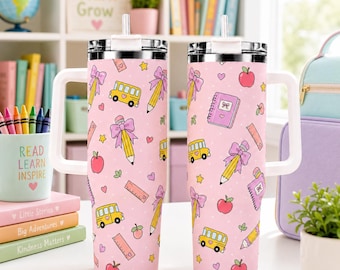 Bicchiere rosa per il ritorno a scuola, tazza da insegnante Coquette, tazza da viaggio con grazioso scuolabus e fiocco, regalo per studenti, bicchiere da 40 oz