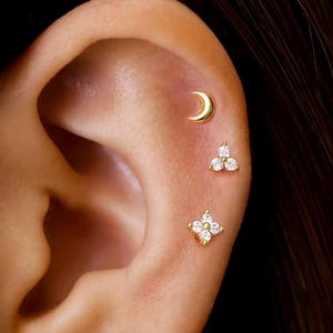 3PCS Korean Moon & Flower Cartilage Stud Set, 14K Gold Plated Stainless Steel Tragus Helix Earrings, Minimalist Piercing Jewelry for Women