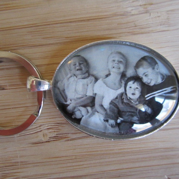 Personalized / custom photo keychain oval or circle perfect Christmas gift for Grandpa or Dad, children's art, mother's day gift