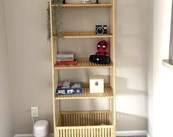 Bamboo Ladder Shelf with Storage Basket, 4 Tier Bookshelf Organizer, Tall Wooden Display Shelf for Living Room Bedroom Home Office