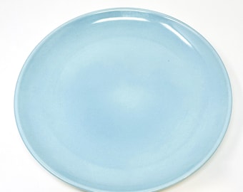 Plato llano azul hielo de Russel Wright / Porcelana informal Iroquois
