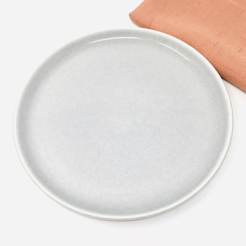 Russel Wright, Dinner Plate, Granite Gray, American Modern, Steubenville Pottery, 1939-1959 image 3