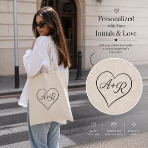 Bolso tote personalizado con forma de corazón, bolso de lona personalizado para parejas, bolso de mano minimalista con iniciales.