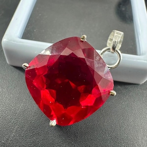 25,85 ct Rzadki, 100% naturalny, certyfikowany przez GIE, naturalny, czerwony rubin, wisiorek ze srebra 925, szlif poduszkowy, luźny kamień szlachetny A+++