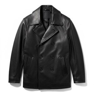 Puede incluir: Chaqueta de cuero negra con diseño cruzado. Presenta cuello con solapas, dos bolsillos delanteros y cuatro botones visibles. Un estilo clásico.